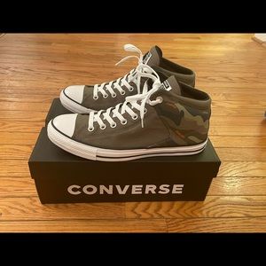 Complete New Converse High Street

US Size 
Men 11
Women 13